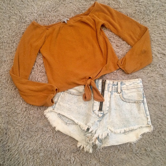 Charlotte Russe Tops - ✨FREE✨ (Read Description)